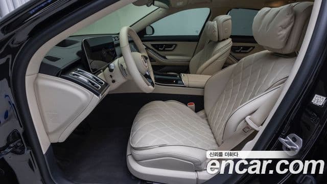 Mercedes-Benz S-Class 2025 — Photo 18/20