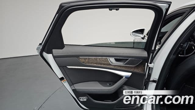 Audi A6 2021 — Photo 13/33