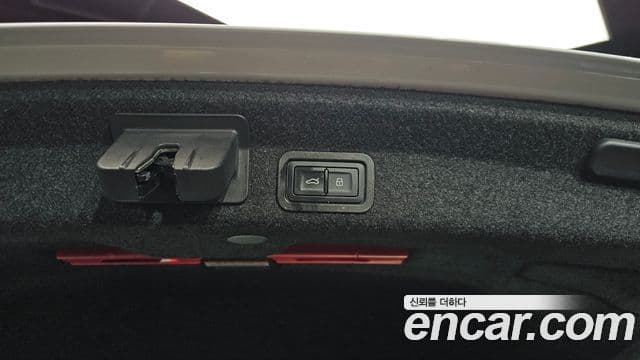 Audi A6 2021 — Photo 19/33