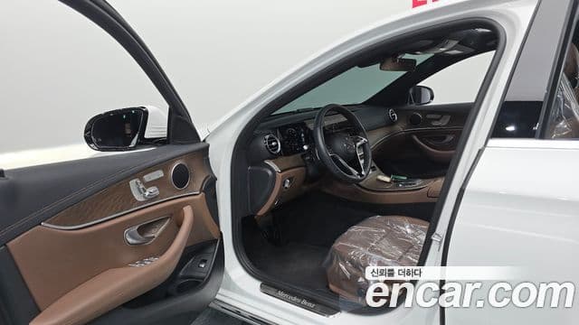 Mercedes-Benz E-Class 2022 — Şəkil 10/20