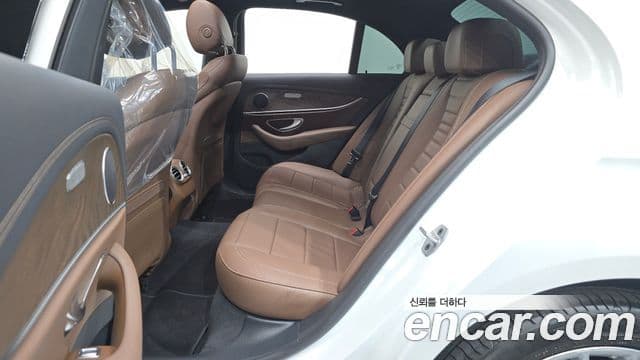 Mercedes-Benz E-Class 2022 — Şəkil 12/20
