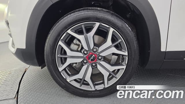 Kia Seltos 2022 — ფოტო 5/20