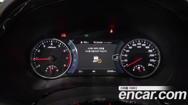 Kia Seltos 2022 — ფოტო 8/20