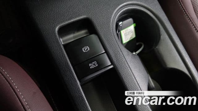 Kia Seltos 2022 — ფოტო 13/20