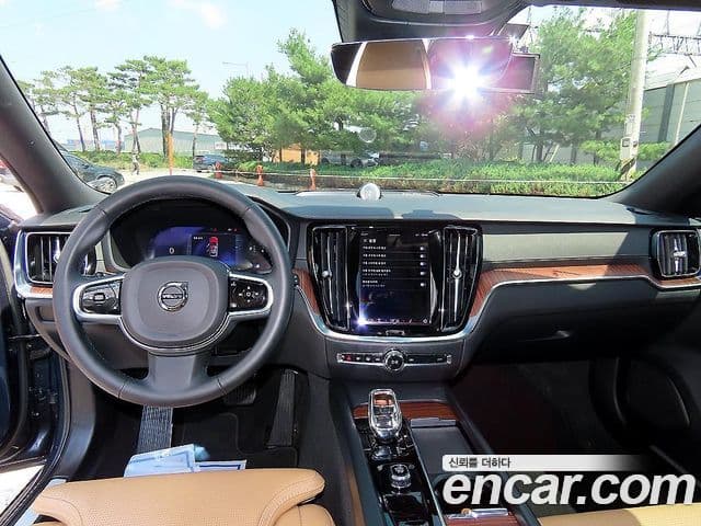 Volvo V60 Cross Country 2022 — Şəkil 10/20