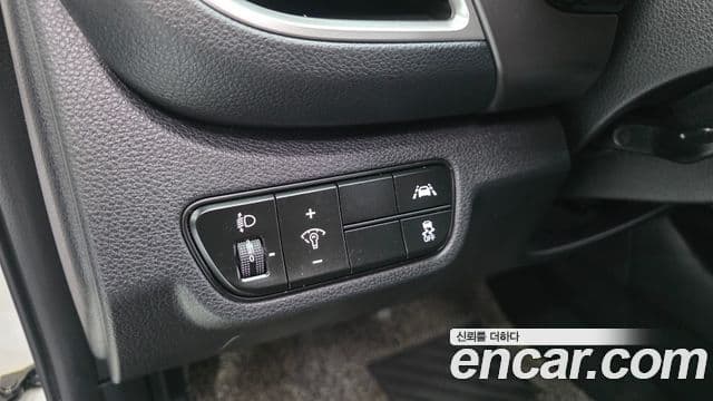 Kia Seltos 2021 — ფოტო 13/20