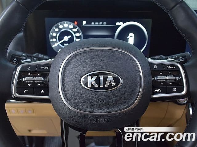 Kia Carnival 2020 — ფოტო 3/20