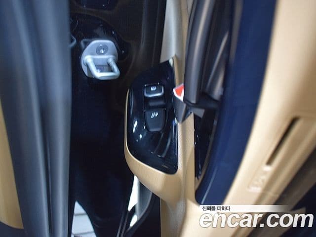 Kia Carnival 2020 — ფოტო 18/20