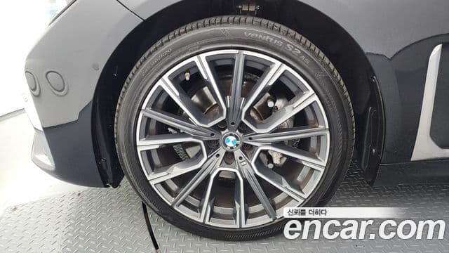BMW 7 Series 2019 — ფოტო 5/20