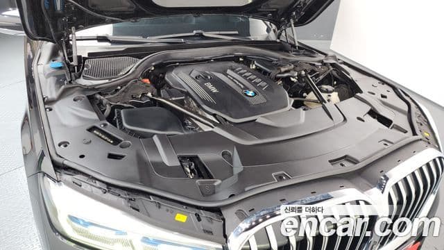 BMW 7 Series 2019 — ფოტო 6/20