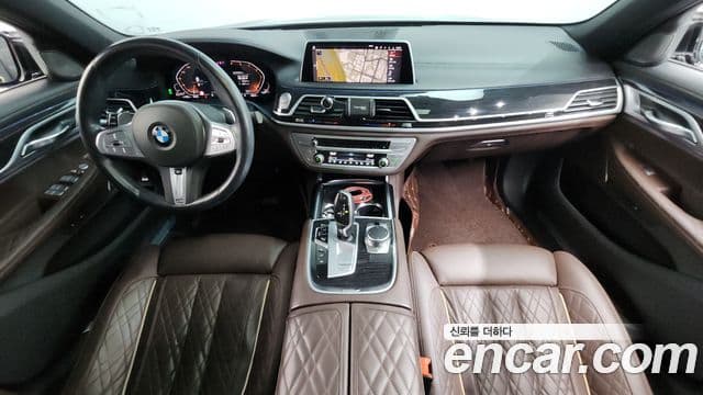BMW 7 Series 2019 — ფოტო 7/20
