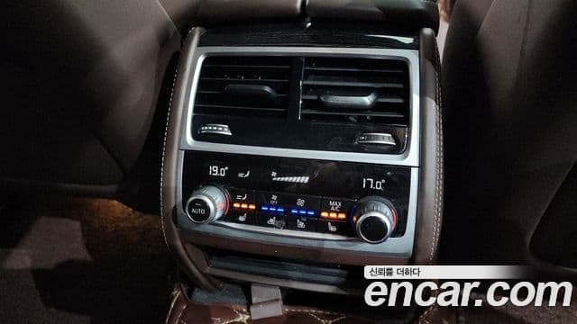 BMW 7 Series 2019 — Photo 25/36