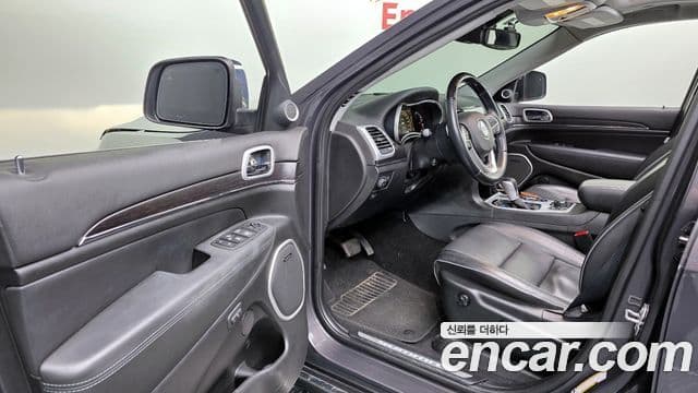 Jeep Grand Cherokee 2021 — Şəkil 10/20