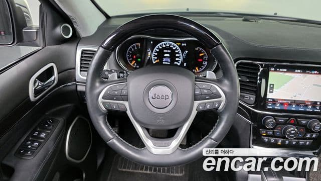 Jeep Grand Cherokee 2021 — Şəkil 13/20