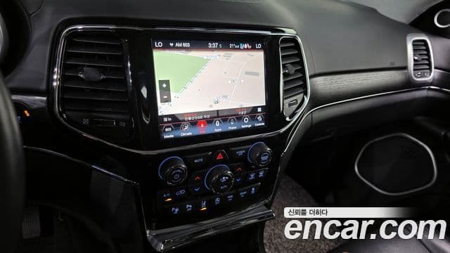 Jeep Grand Cherokee 2021 — Şəkil 14/20