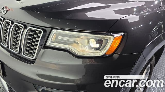Jeep Grand Cherokee 2021 — Photo 5/33