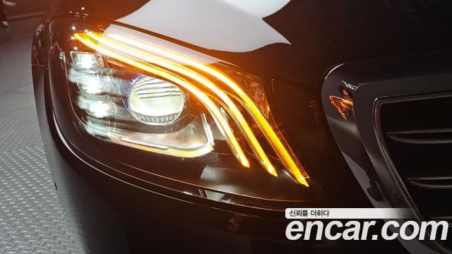 Mercedes-Benz S-Class 2019 — ფოტო 34/37