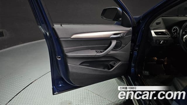 BMW X1 2021 — Şəkil 23/33