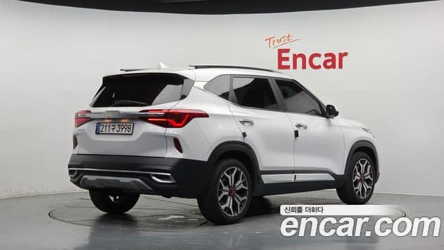 Kia Seltos 2022 — ფოტო 2/20
