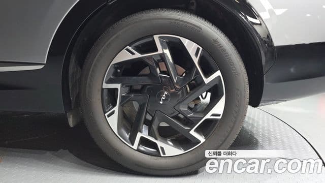 Kia Sportage 2023 — ფოტო 5/20