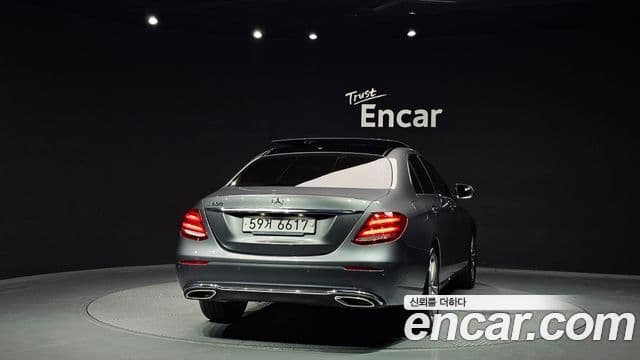 Mercedes-Benz E-Class 2018 — ფოტო 4/20