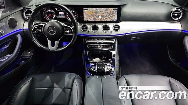 Mercedes-Benz E-Class 2018 — ფოტო 7/20