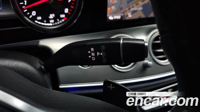 Mercedes-Benz E-Class 2018 — ფოტო 9/20