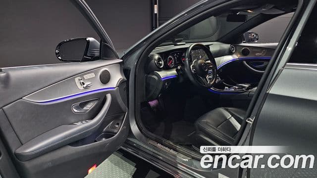 Mercedes-Benz E-Class 2018 — ფოტო 10/20