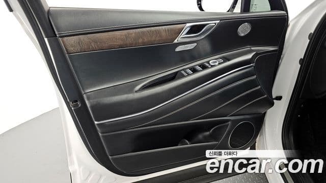 Genesis GV80 2020 — Photo 27/32