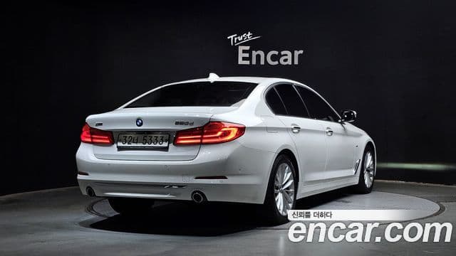 BMW 5 Series 2018 — Şəkil 2/20
