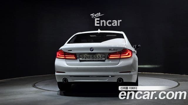 BMW 5 Series 2018 — Şəkil 4/20