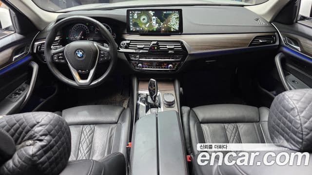 BMW 5 Series 2018 — Şəkil 7/20