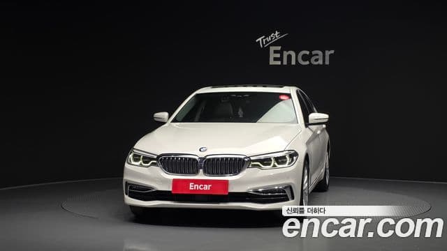 BMW 5 Series 2019 — ფოტო 3/20