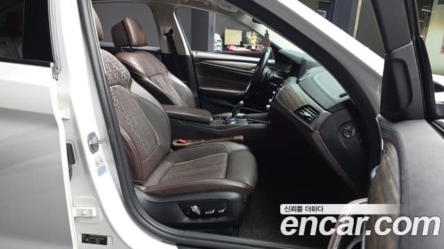 BMW 5 Series 2019 — ფოტო 11/20