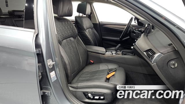 BMW 5 Series 2018 — ფოტო 11/20