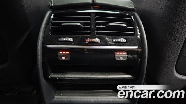 BMW 5 Series 2018 — ფოტო 19/20