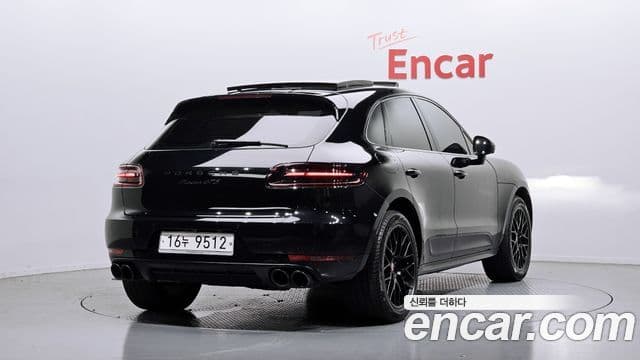 Porsche Macan 2018 — Photo 9/20
