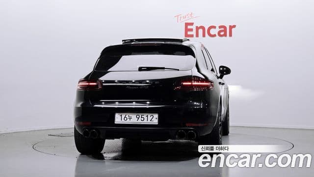 Porsche Macan 2018 — Photo 7/20