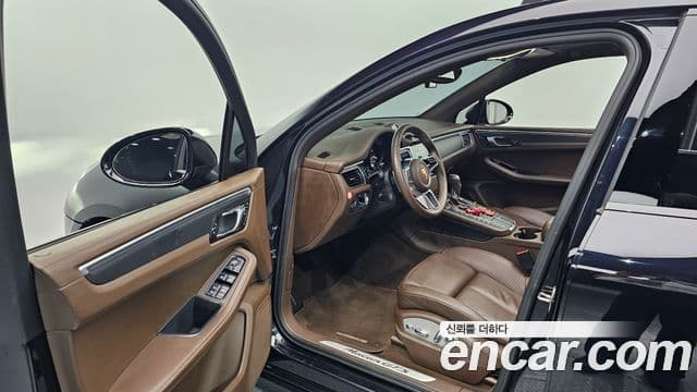 Porsche Macan 2018 — Photo 16/20