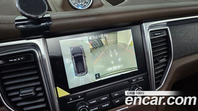 Porsche Macan 2018 — Photo 14/20