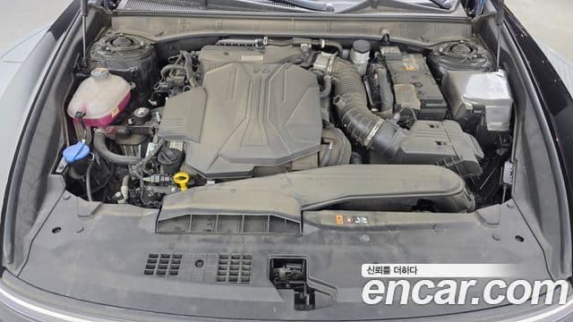 Hyundai Grandeur Hybrid 2023 — Photo 18/20