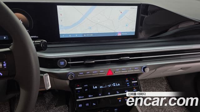 Hyundai Grandeur Hybrid 2023 — Photo 7/20