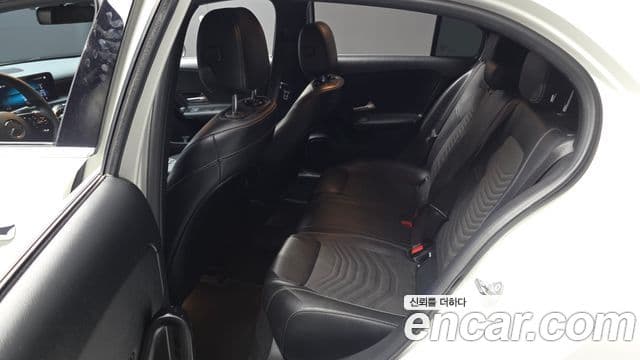 Mercedes-Benz A-Class 2020 — Şəkil 23/31