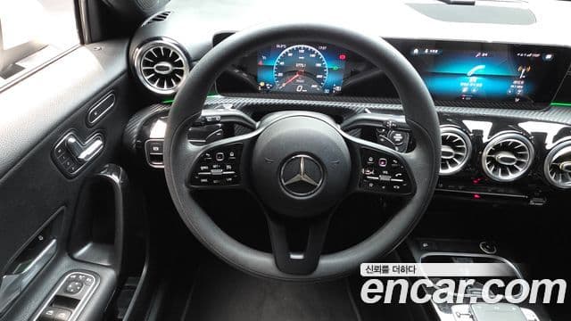Mercedes-Benz A-Class 2020 — Şəkil 29/31