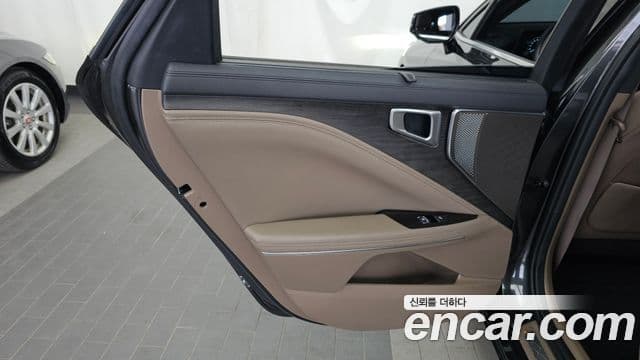 Kia K8 2022 — Photo 14/37