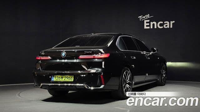 BMW 7 Series 2024 — Şəkil 1/20