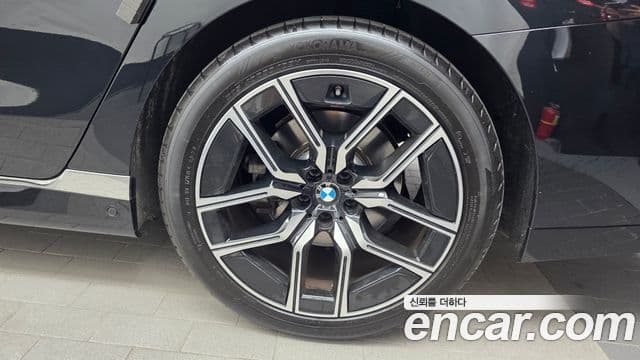 BMW 7 Series 2024 — Photo 8/34