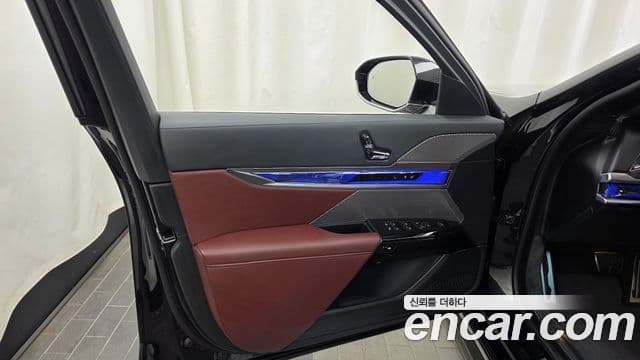 BMW 7 Series 2024 — Photo 12/34