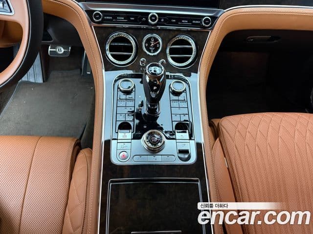 Bentley Continental GT 2021 — ფოტო 8/20