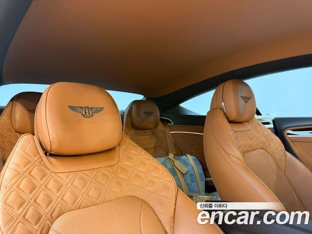 Bentley Continental GT 2021 — ფოტო 18/20
